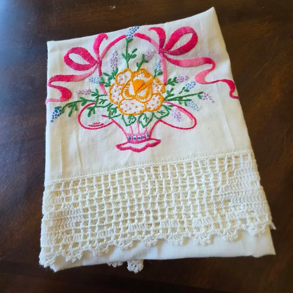 Vintage Floral Basket Embroidered Dresser Scarf Linen Runner Double Sided 32